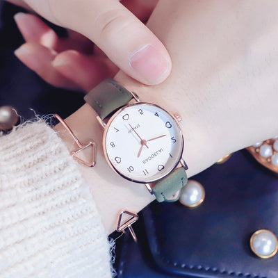 Love scale simple women quartz watch with vintage leather